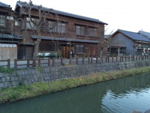 川沿いの風景